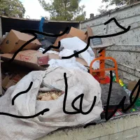 یک گارگر برای جدا سازی ضایعات.ا