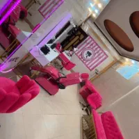 نیازمند لاین های ارایشگری