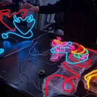 تابلوسازی حرفه‌ای  چلنیوم ، نئون ، LED بدون واسطه|خدمات پیشه و مهارت|کرج, شاهین‌ویلا|دیوار