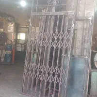 ساخت انواع مختلف درب و پنجره و آکاردئونی چوبین|خدمات پیشه و مهارت|ملایر, |دیوار