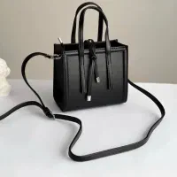 کیف|کیف، کفش، کمربند|مسجد سلیمان, |دیوار