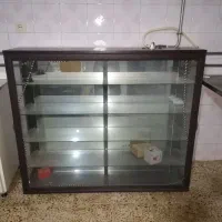 3عدد ویترین به فروش می رسد.