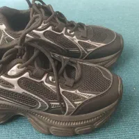 کفش نو و تمیز