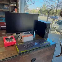 کیس به همراه مانیتور