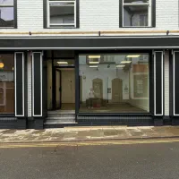 ۸۰متر تجاری دائم هاشمیه بدون مشابه