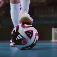 بازیکن فوتسال و فوتبال