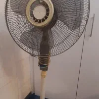 پنکه استاده