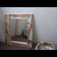 آیینه و روشویی سنگ مرمر