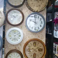 ساعت دیواری تنوع سایز از 40سانت تا 74سانت.