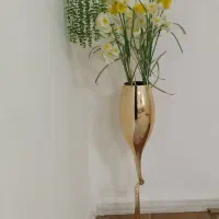 گل وگلدان