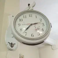 ساعت دیواری و بخاری