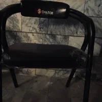 صندلی راحتی در حد نو