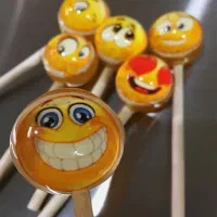 آبنبات چوبی ترافلی و استیکری