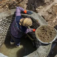 نقشه بردار و کارگر فتی