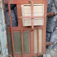 پنجره آهنی آشپزخانه