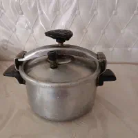 زودپز فروشی وتعدادی شیشه ترشی