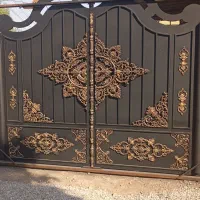 کارگر جوشکاری درب پنجره