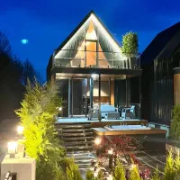 اجاره روزانه کلبه سویسی جکوزی روباز چهارفصل