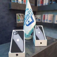 خرید و فروش iPhone 11 / دو شعبه در شرق و غرب تهران