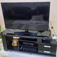 میز تلویزیون وتلویزیون ۴۶ سامسونگ اسمارت