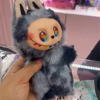 عروسک لبوبو و استیج اصلی