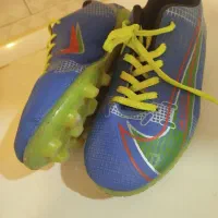 کفش فوتبال ۴۲ و۴۳