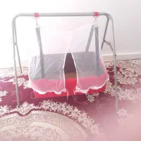 گهواره بچه در حد نو