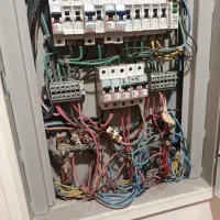 رفع قطعی برق و رفع اتصالی و نصب محافظ