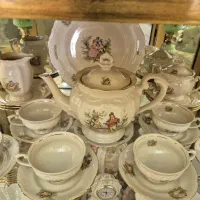 کیک خوری و گلدان تورق بفرمایید