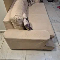 کاناپه بزرگ ۲ الی ۳ نفره رنگ کرم - دست دوم|مبلمان خانگی و میز عسلی|تهران, ایرانشهر|دیوار