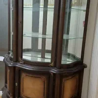 ویترین شیک و سلطنتی