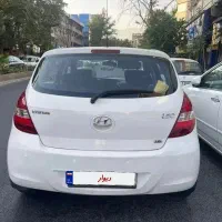 هیوندا i20 2012