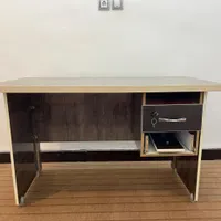 میز چوبی