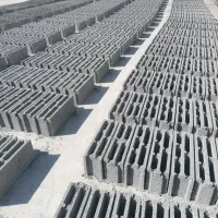 کارگر جهت بلوک زنی