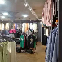 مغازه بر خیابان بزرگمهر 80 متری