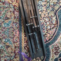 پایه نگهدارنده تلویزیون روی دیوار