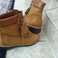 فروش کت شلوار و کفش زنانه‌و‌مردانه