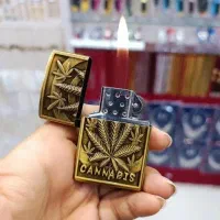 فندک و گردنبد و پلاک طرح ماری