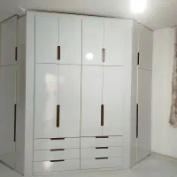 ساخت و نصب انواع کمد دیواری و کابینت