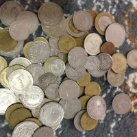 چند عدد سکه شاهی و جمهوری