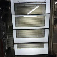 تمامی ویترینها به علت جمع اوری فروخته میشود