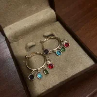 گوشواره|بدلیجات|مشهد, چهارچشمه|دیوار