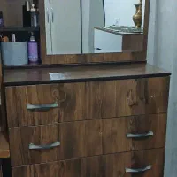 میز آرایشی همراه با آینه کشویی