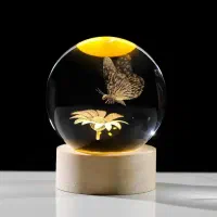 چراغ خواب گوی کریستالی با پایه چوبی عروس دریایی