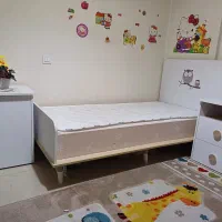 تخت و ویترین کودک / نوجوان|اسباب و اثاث بچه|تهران, الهیه|دیوار