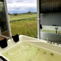 اجاره روزانه/هفتگی/ ویلا ۹۰ متری جکوزی دار|اجارهٔ کوتاهمدت ویلا و باغ|خشکبیجار, |دیوار