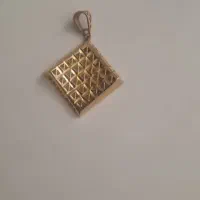 پلاک نو ۱۰۰بالای تابلو