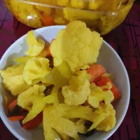 خمیر فلافل و خیارشور موجوده