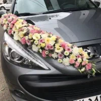 ماشین عروس. دسته گل عروس