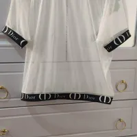 مجسمه ۱۰۰